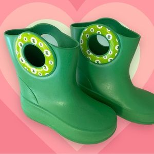 *** TODDLER RAIN BOOTS *** Size 9. EXCELLENT CONDITION